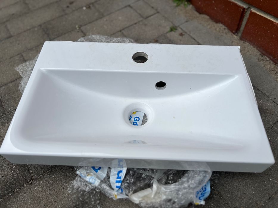 zlew łazienkowy ceramiczny