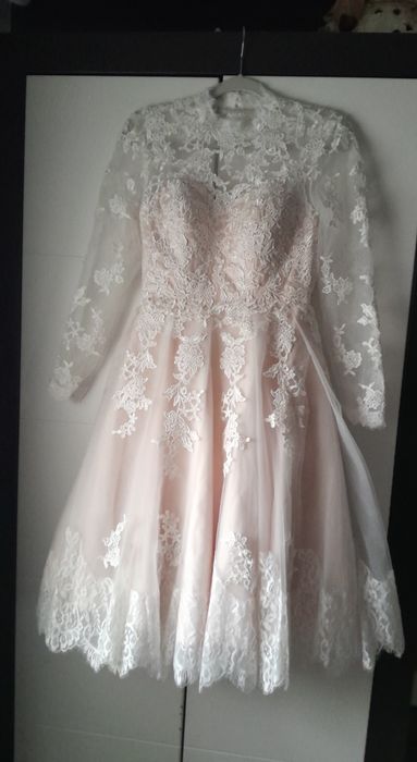 koronkowa Bladoróżowa sukienka midi 36+Louboutin 35