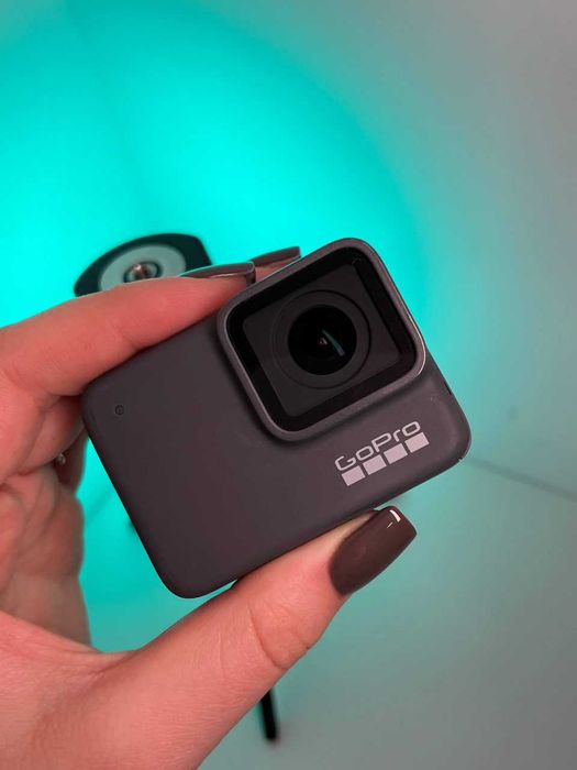 Екшн-камера GoPro Hero 7 silver в кейсі