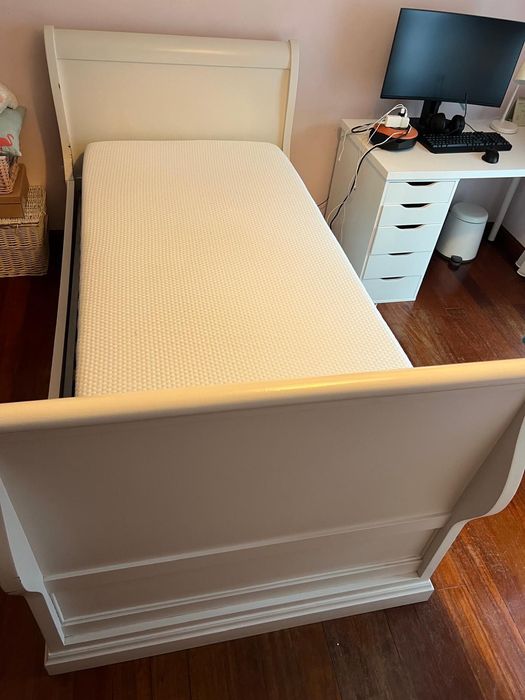 Cama solteiro com colchão