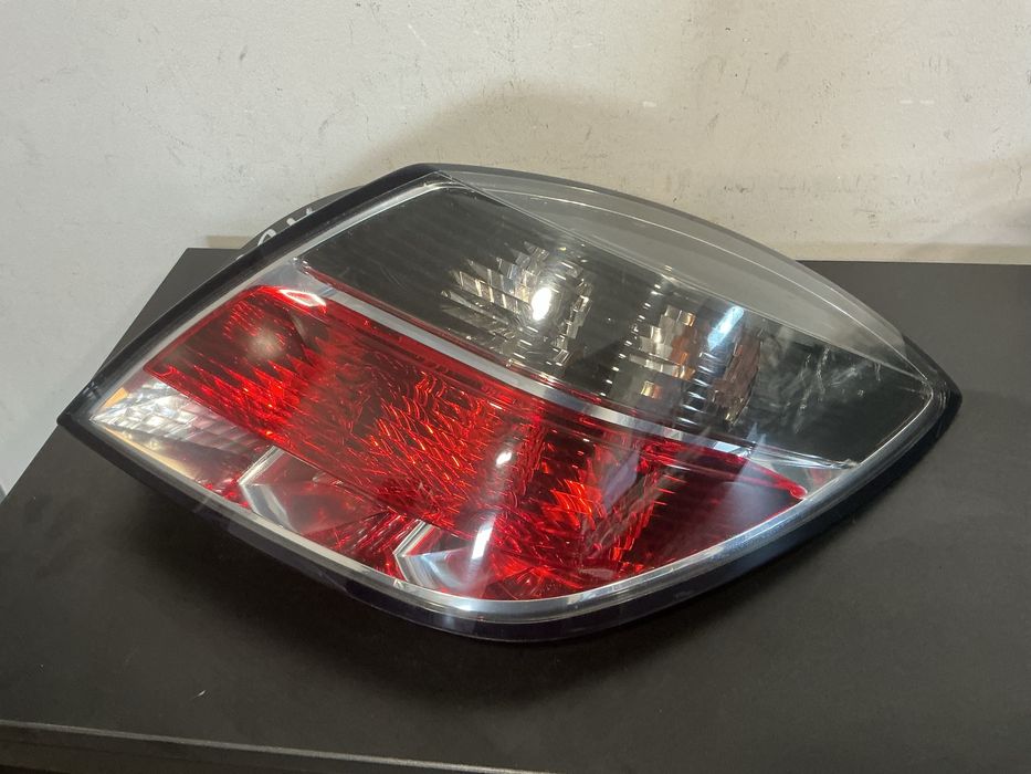 Farolim traseiro Opel Astra H gtc direito