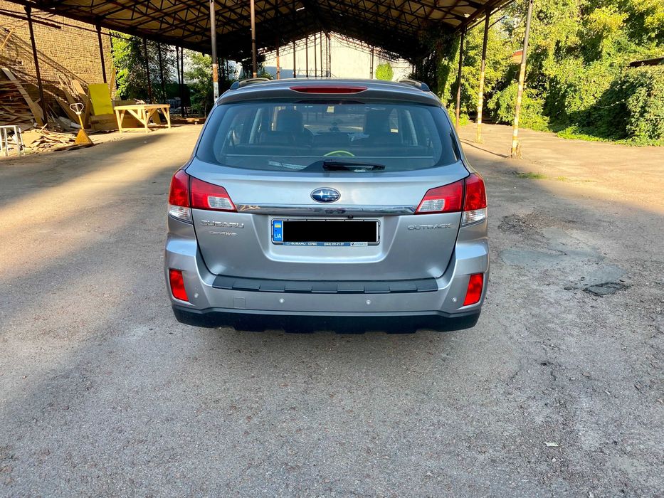 Продам Subaru Outback 2010 2.5. Собственное авто