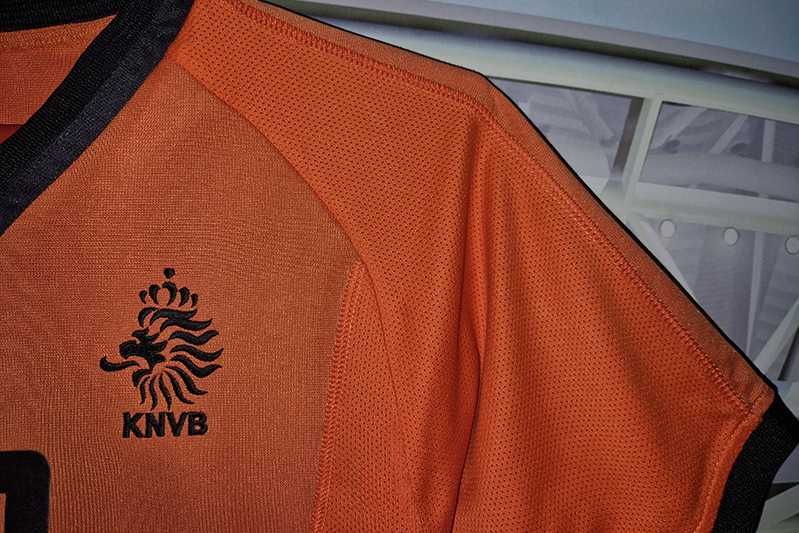 Holandia Nike Made in Portugal 2000-02 home #11 Overmars roz.M-140/152