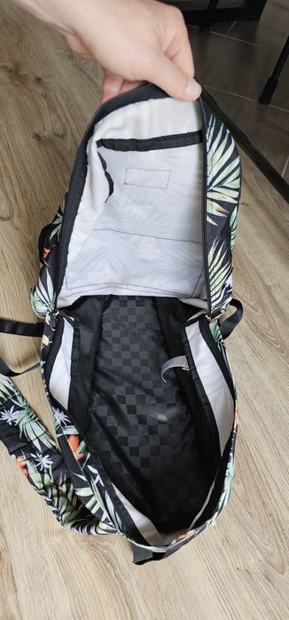 Vans plecak wymiary na zdjęciach