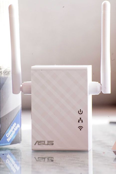 ASUS Wireless-N300 Range Extender / RP-N12 - 22 euros64585032418179124