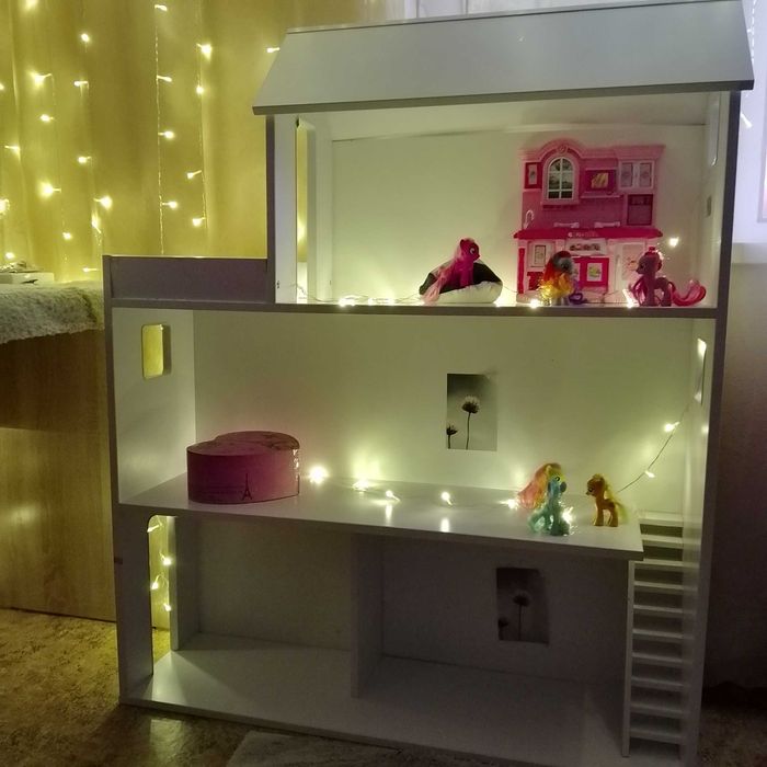 Будинок домик білого кольору 1м на 1,21м для пони кукол