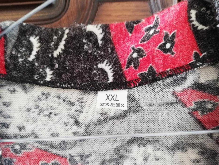 Bluzka damska w kolorowe kwiatki, rozmiar XXL