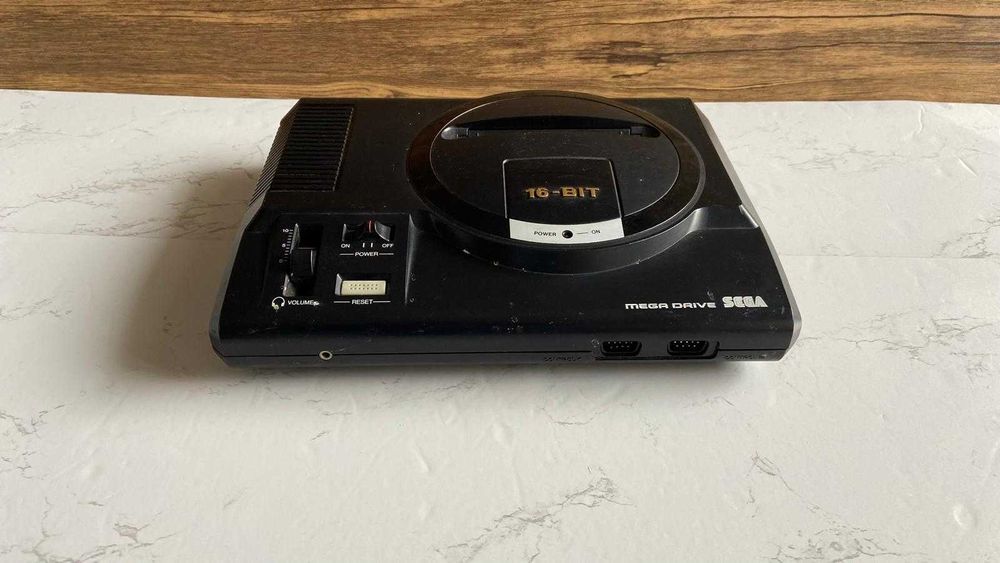 Consola Sega Mega Drive + jogo