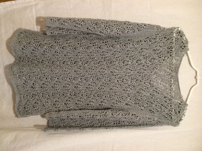 Sweter ażurkowy popielaty