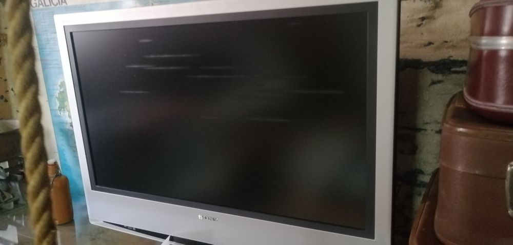 Televisor antigo ecrã plano