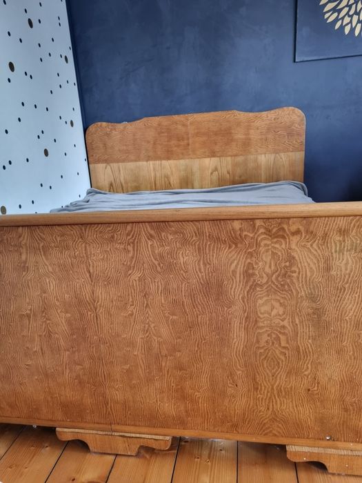 Zabytkowe łóżko po renowacji, lata 20-30, 160x200