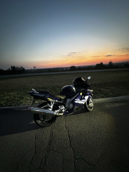 Сбр600ф4 cbr600f4i