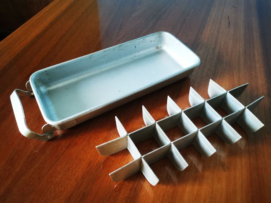 Kostkarka aluminiowa 18 kostek vintage retro lata 50 bdb stan