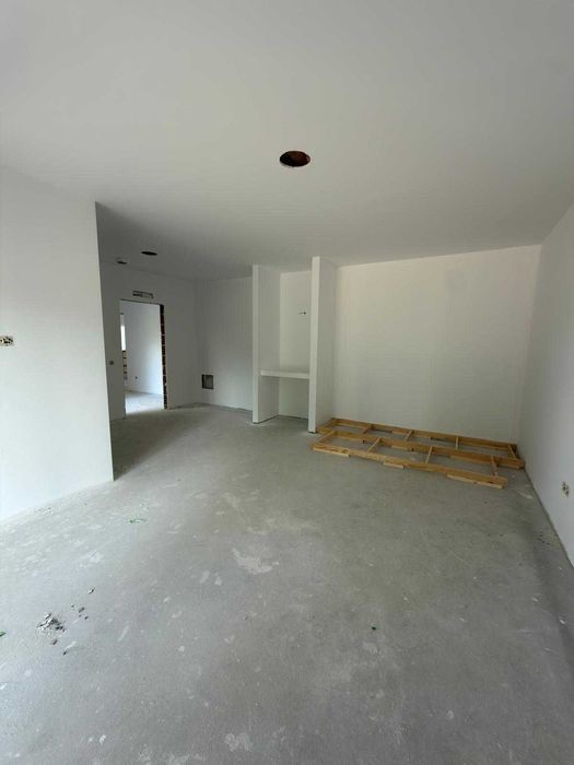 Moradia T4 geminada, térrea, com jardim e garagem em Condeixa-a-Nova
