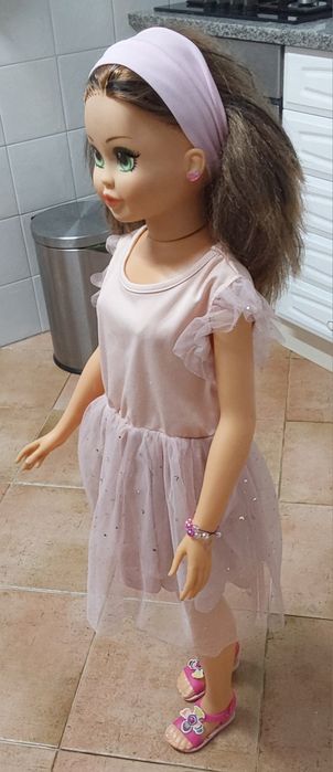 BONECA GRANDE,ANTIGA E RESISTENTE.Casa,Criança,Decoração,Colecção.