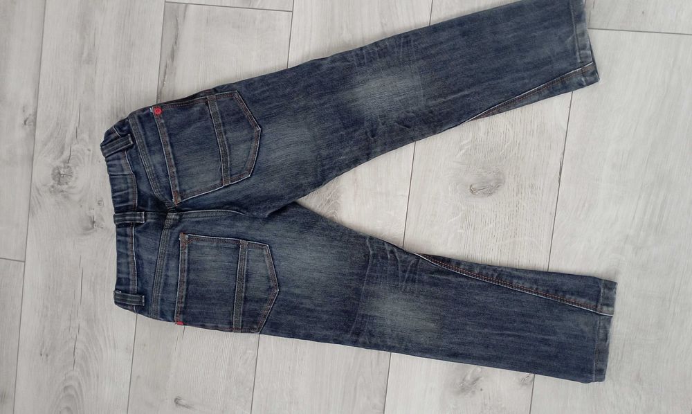 Spodnie jeansy chłopięce, prawie nowe, ubrane kilka razy, rozm. 116