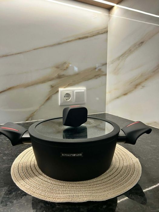 conjunto de 6  panelas de indução antiaderente.