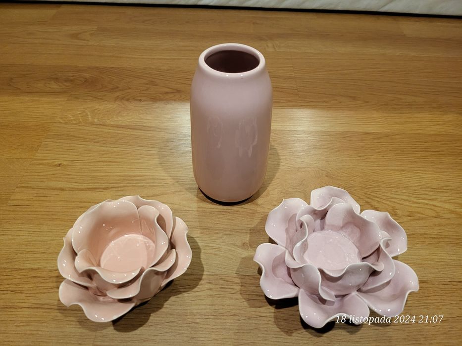 Różowe świeczniki zestaw ceramiczny,wazonik + 2 świeczniki kwiaty