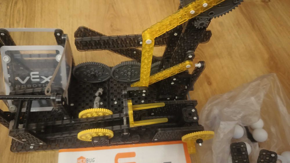 Klocki STEM - maszyna do rzucania kulek