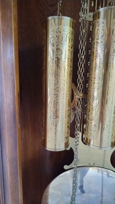 Stary zegar stojący kwadransowiec dębowy rzeźbiony