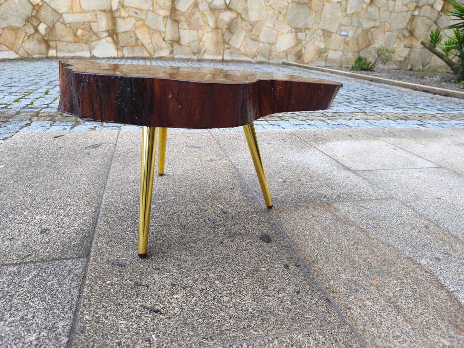 Mesa de centro em resina epóxi