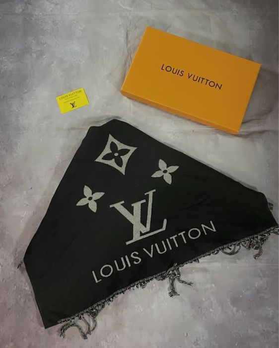 Szalik Louis Vuitton Lv