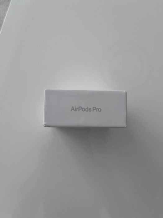 AirPods Pro (2nd generation) fechado
