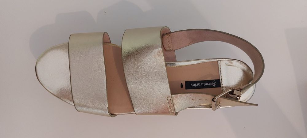 Vendo Sandálias n.°39