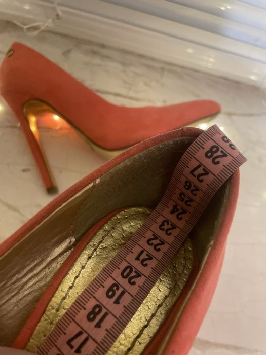 Жіночі туфлі на підборах