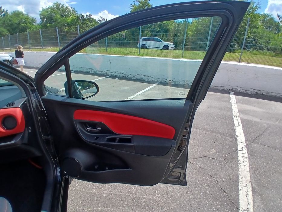 Продам Toyota Yaris