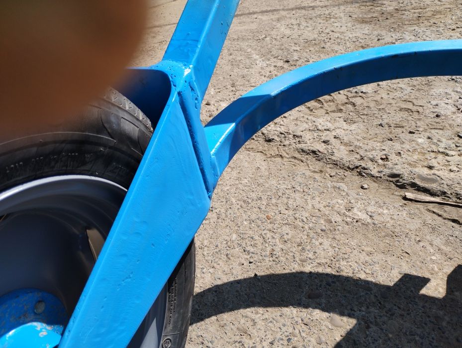 Wózek paletowy terenowy