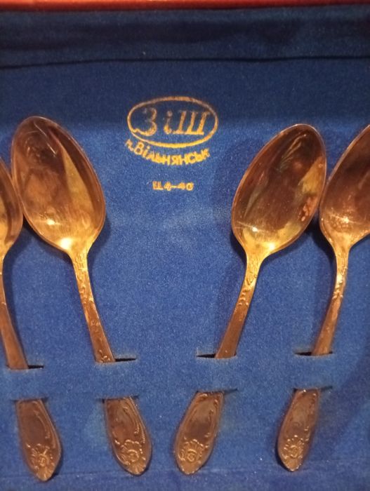 ШВИДКИЙ ПРОДАЖ!! набір столових приборів ЗіШ в кейсі