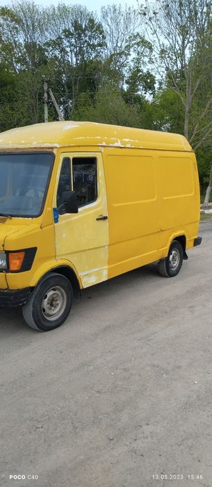 Mercedes 207 T1 2.4D Om 616