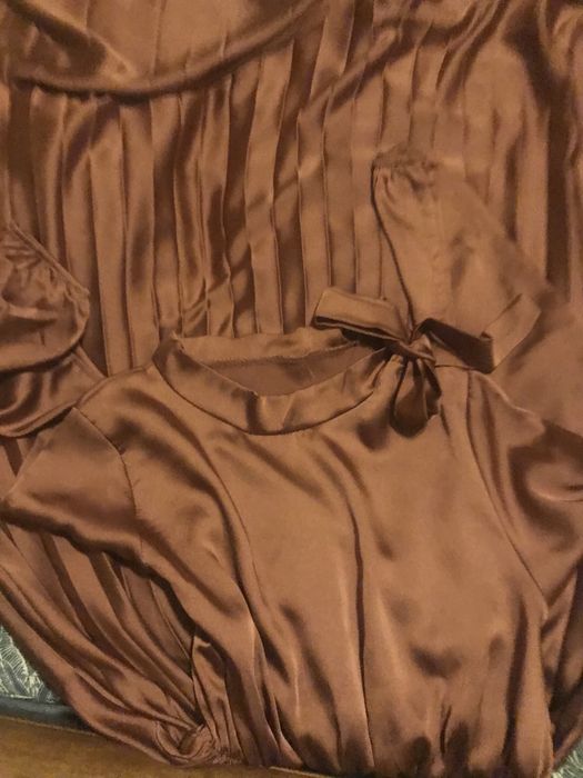 Miedziana sukienka elegancka