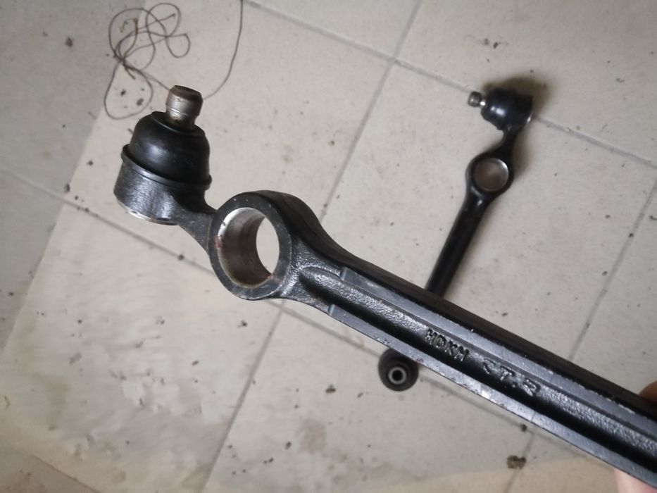 Ричаги  мазда 121 нові