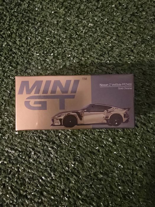 Nissan Z veikside FFZ400 gold chrome Mini Gt