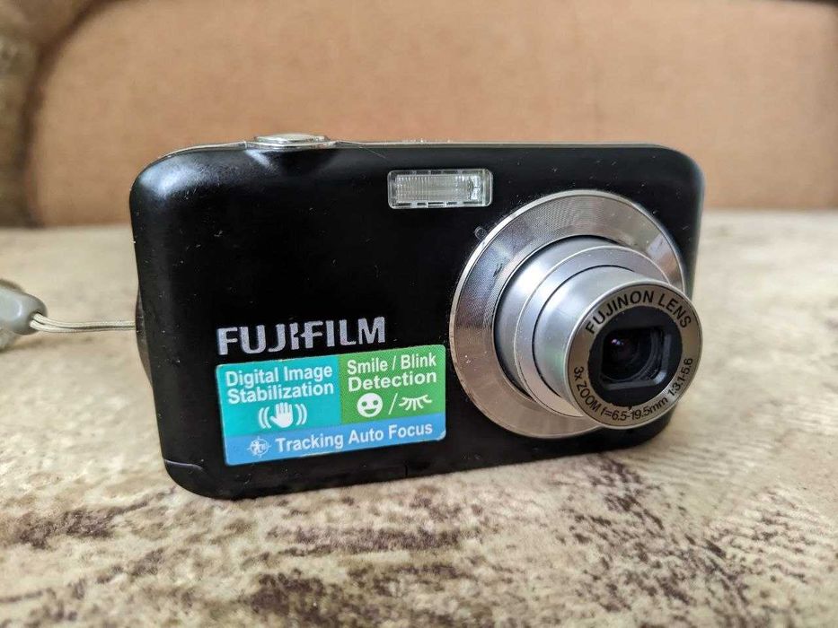 Цифровой фотоаппарат Fujifilm FinePix JV200