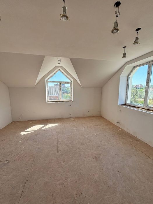 Продам Будинок  6 соток землі