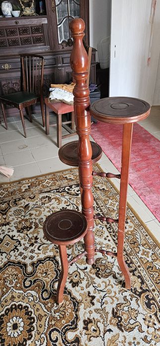 Suporte de vasos em madeira