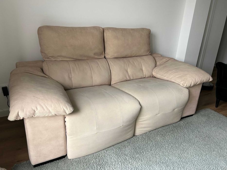 Sofá de dois lugares elétrico, cor bege