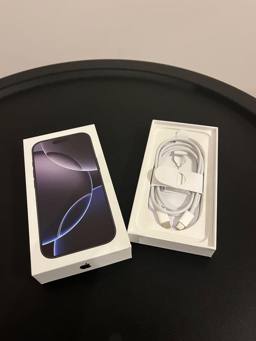 iPhone 16 Pro 512 GB Titânio Preto com Capa MagSafe Apple