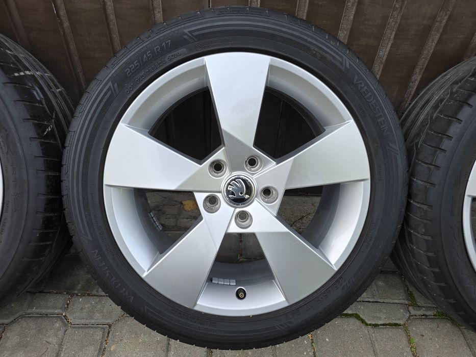 Felgi z oponami 225/45R17 Skoda Octavia 5x112 Yeti Superb Golf A3 A4