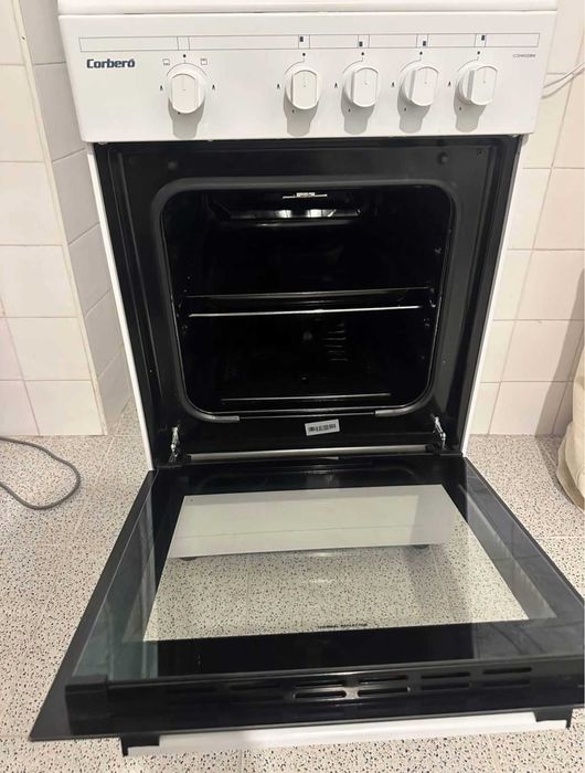 Fogão a gás Butano/Propano, como novo, ainda na garantia.