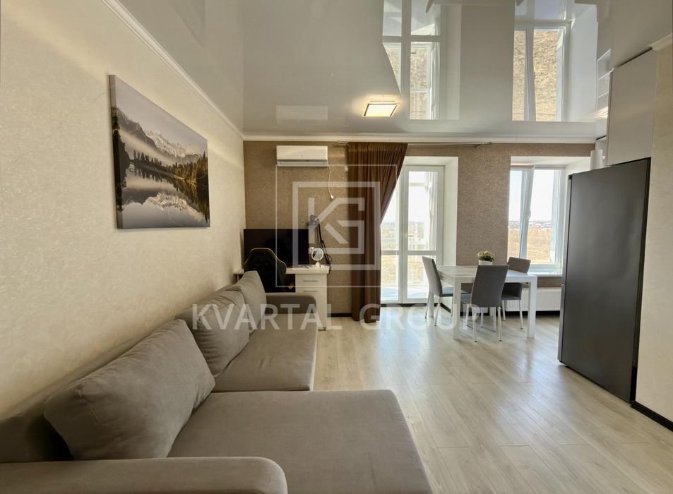 Студія з балконом. Центр