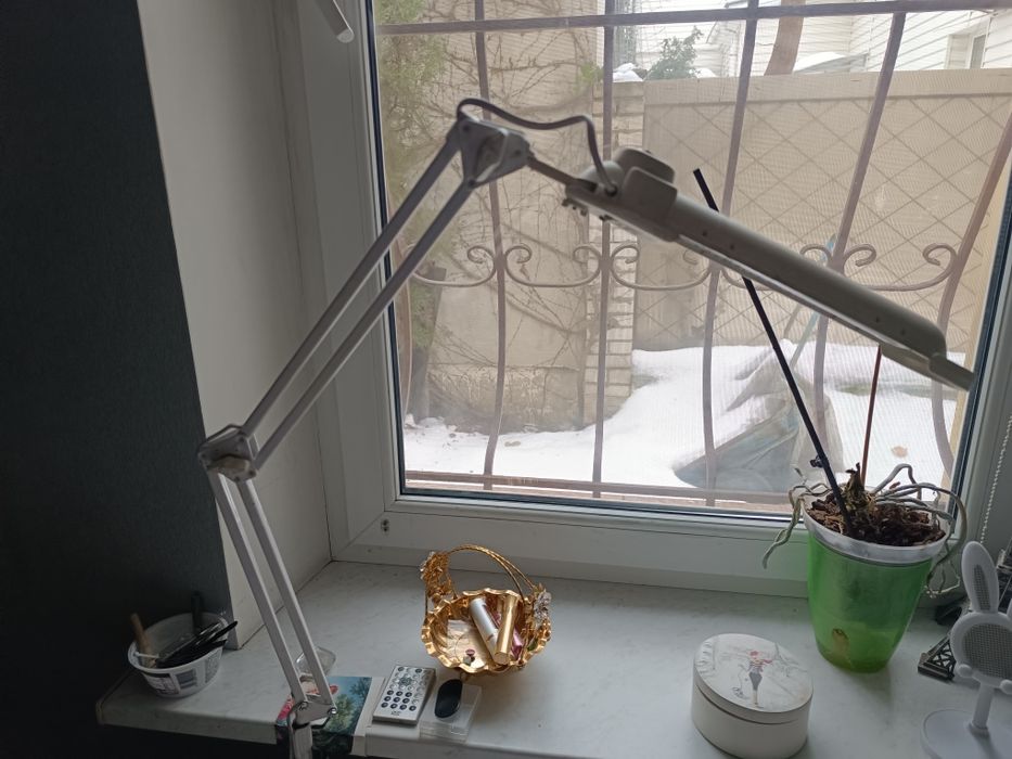 Лампа настольная на струбцине