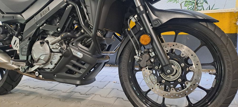 Suzuki Vstrom 650 ano 2024 (apenas 8.900 kms)