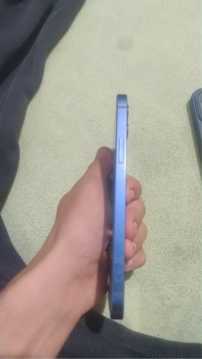 Iphone 12 niebiski