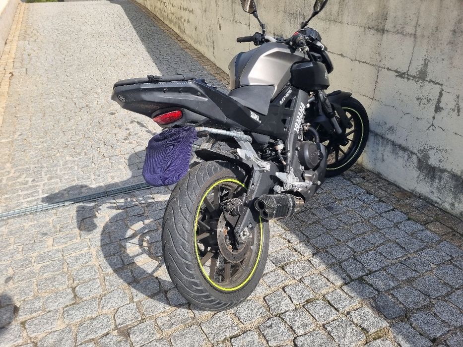 Moto Yamaha MT 125