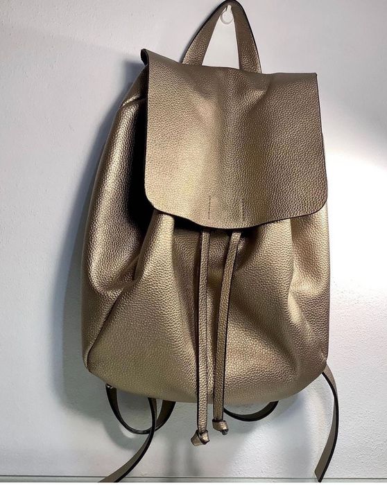 Mochila Parfois dourada