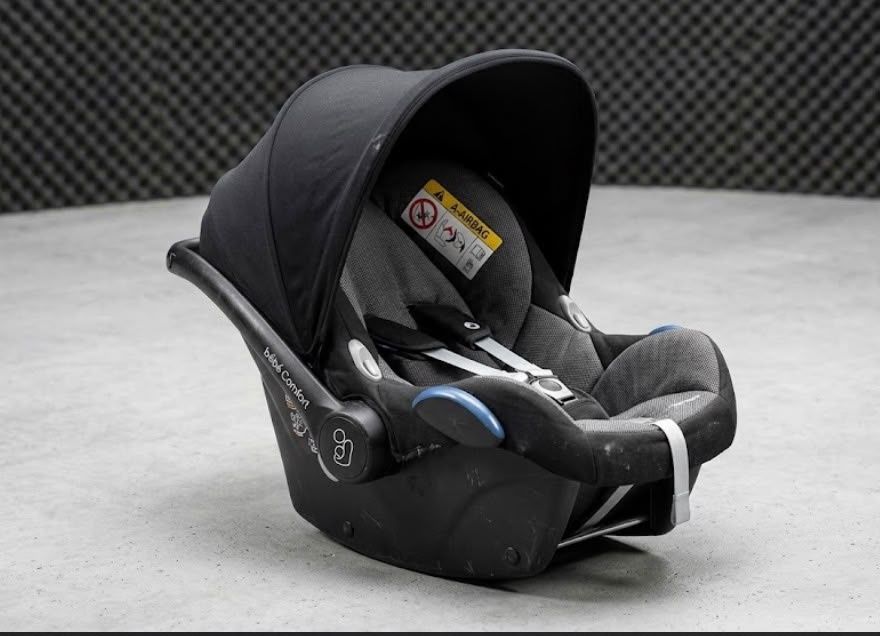 Novo preço: 30 € ( motivo: libertar espaço) Ovo / Cadeira Auto Bébé Confort (Grupo 0+) com Capota